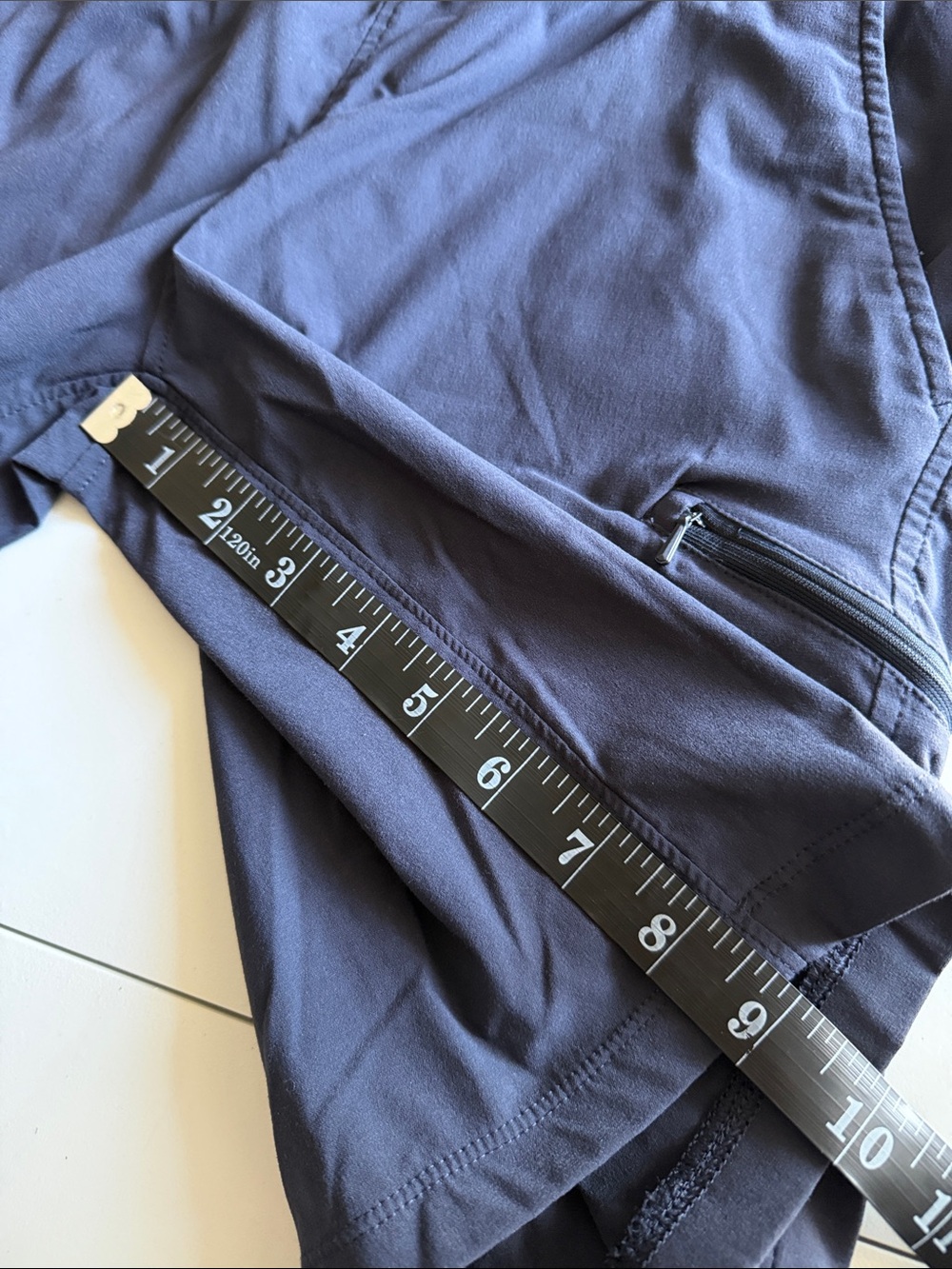 Mountain Hardwear Dynama Navy Blue Performance Bermuda Shorts - Small - Picture 4 of 8